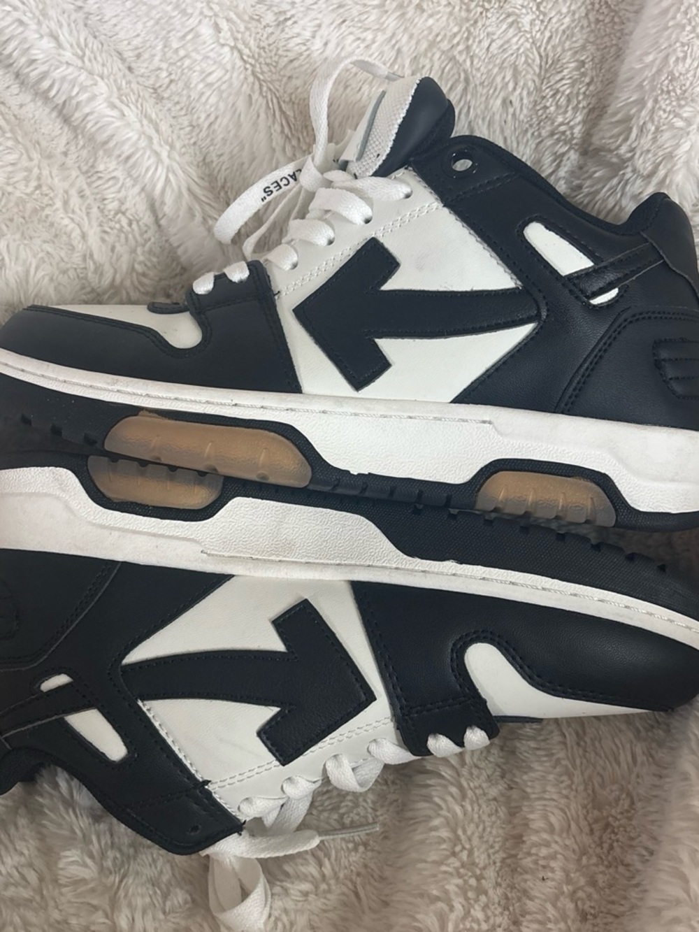 Off-White Black & White Low-Top Sneaker with '40' Tongue Marking